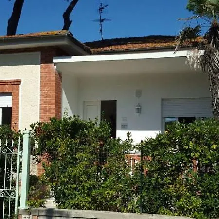 Villino Piera, 250 M Dal Mare Casa vacanze