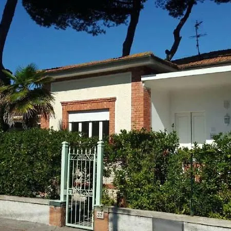 Villino Piera, 250 M Dal Mare Casa vacanze *