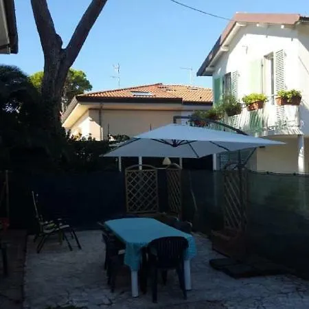 Villino Piera, 250 M Dal Mare * Marina di Pietrasanta