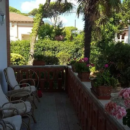 Feriehus Villino Piera, 250 M Dal Mare Marina di Pietrasanta