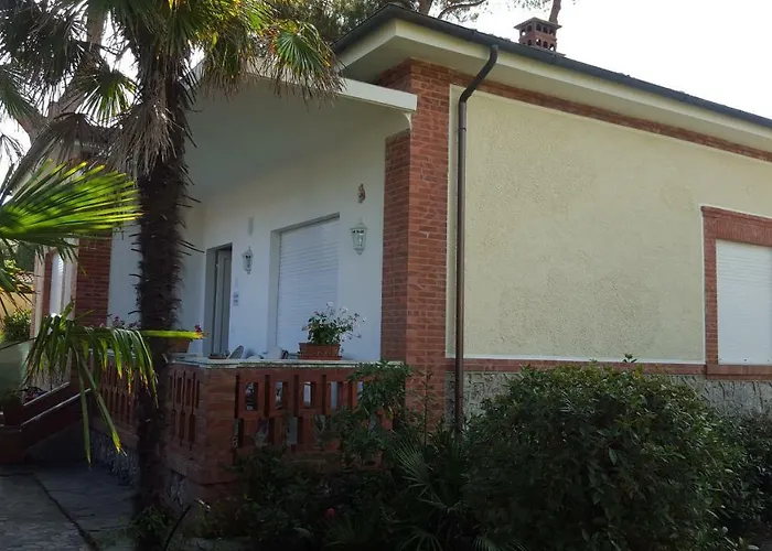 Villino Piera, 250 M Dal Mare * Marina di Pietrasanta