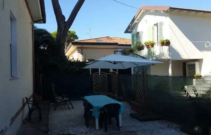 Villino Piera, 250 M Dal Mare * Marina di Pietrasanta